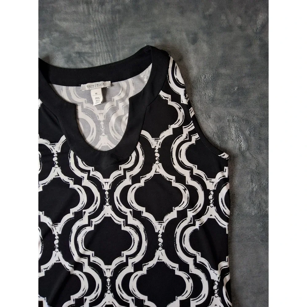 White House Black Market Black White Quatrefoil Split Neck Sleeveless Tunic M - Picture 3 of 7